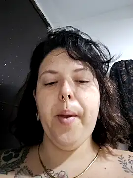 Divine Pouvoir online show from 19, 4, 2026