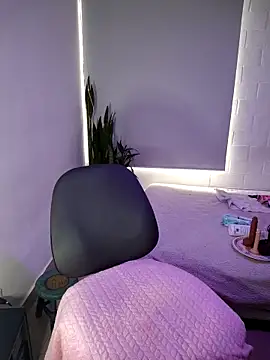 Divine Pouvoir online show from 23, 3, 2026