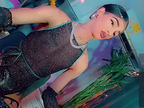 agathaferrer3 online show from 18, 4, 2026