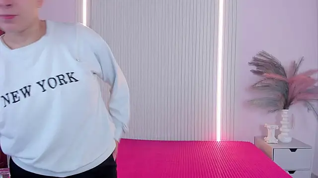 VivianOwen9 online show from 6, 3, 2026