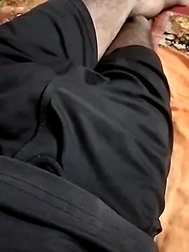 Lovegirls1818 online show from 15, 12, 2025