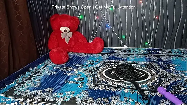 khushigoesnaughty0 online show from 11, 2, 2026