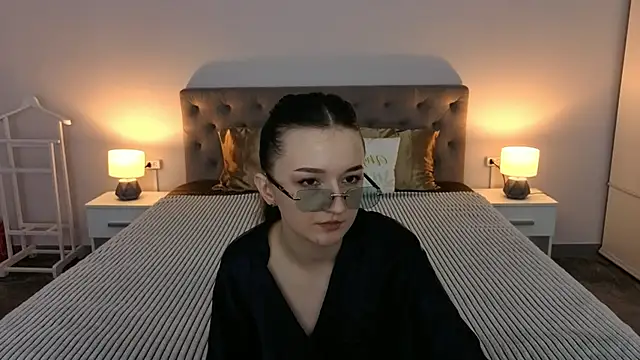 CyrenaLuxe online show from 3, 4, 2026