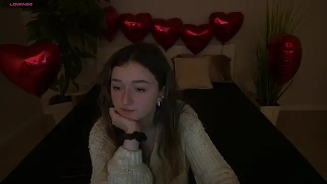 Snapshot of CyrenaLuxe chatting on 9, 2, 2026 CyrenaLuxe online show from 9, 2, 2026