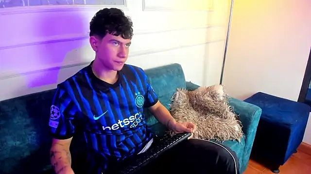 Criss Adams online show from 26, 2, 2026