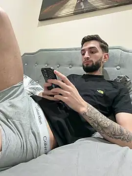 Juliann69Ramiro online show from 22, 2, 2026