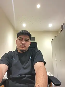 Juliann69Ramiro online show from 16, 12, 2025