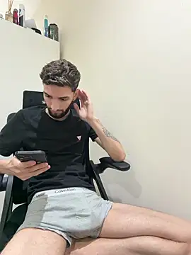 Juliann69Ramiro online show from 26, 2, 2026