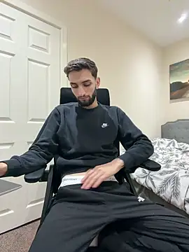 Juliann69Ramiro online show from 28, 2, 2026