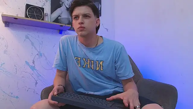 sebastamayo  online show from 10, 4, 2026