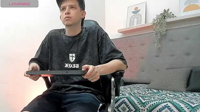 sebastamayo  online show from 13, 1, 2026