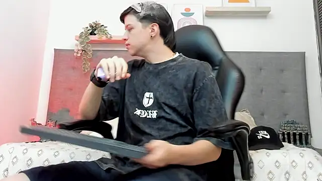 sebastamayo  online show from 7, 3, 2026