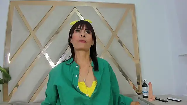 Selenaasm online show from 10, 1, 2026