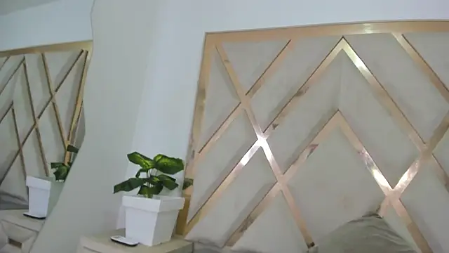 Selenaasm online show from 13, 4, 2026