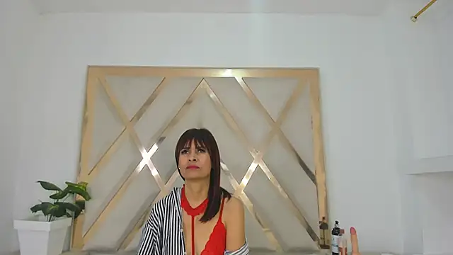 Selenaasm online show from 10, 2, 2026