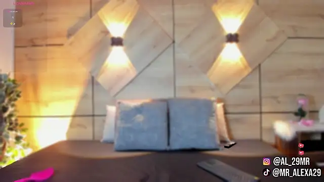 sussan fox  online show from 9, 3, 2026