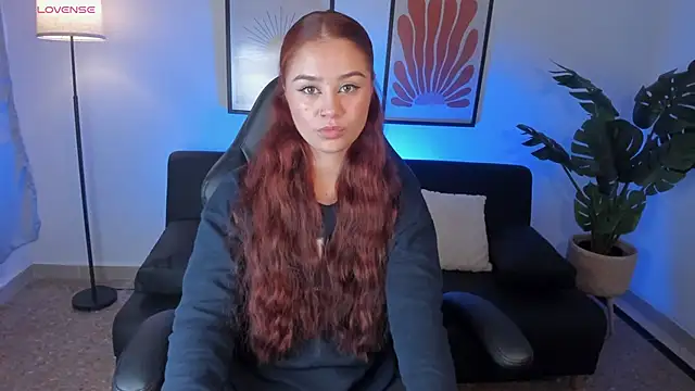 Snapshot of Amelia_Saenz_ chatting on 8, 5, 2026 Amelia Saenz online show from 8, 5, 2026