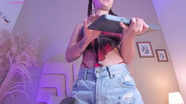 Snapshot of Amelia_Saenz_ chatting on 7, 2, 2026 Amelia Saenz online show from 7, 2, 2026