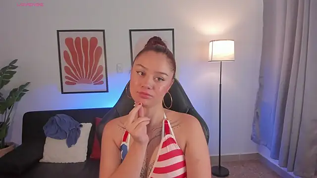 Amelia Saenz  online show from 4, 7, 2026