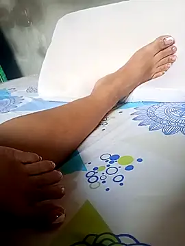 Snapshot of Aleinad16 chatting on 18, 12, 2025 Aleinad16 online show from 18, 12, 2025