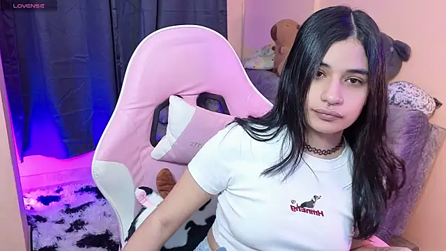 bonnieTaylor1 online show from 4, 6, 2026