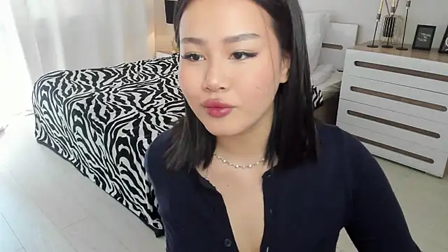 Brunette Charm online show from 21, 4, 2026