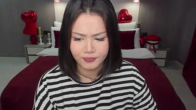 Brunette Charm online show from 25, 2, 2026