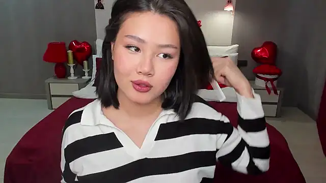 Brunette Charm online show from 16, 2, 2026