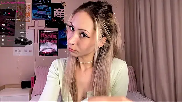Snapshot of sun_under_skyy chatting on 7, 6, 2026 sun under skyy online show from 7, 6, 2026