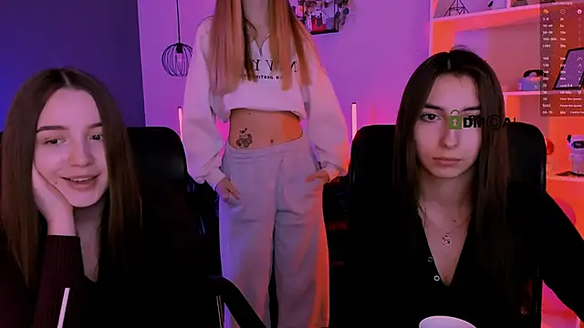 mila firee online show from 8, 4, 2026