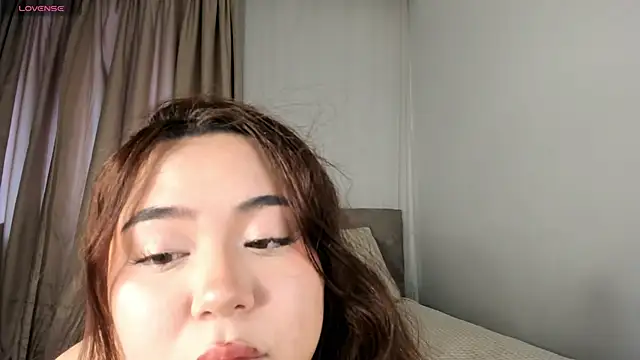 Mia Carmin online show from 24, 3, 2026