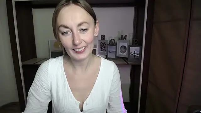 LiaSeass  online show from 9, 2, 2026