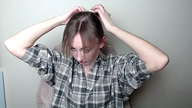 LiaSeass  online show from 10, 3, 2026