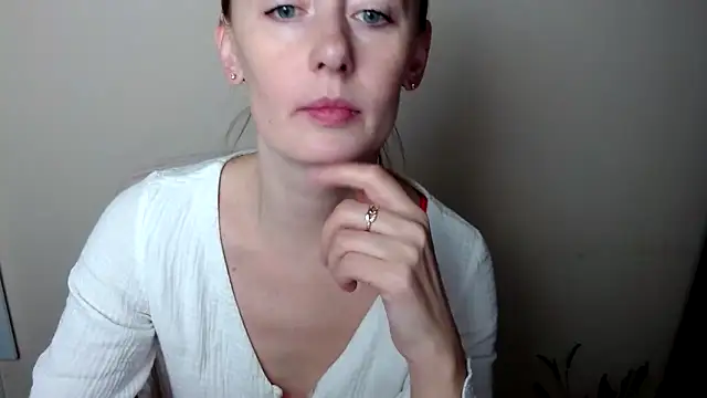 LiaSeass  online show from 6, 1, 2026