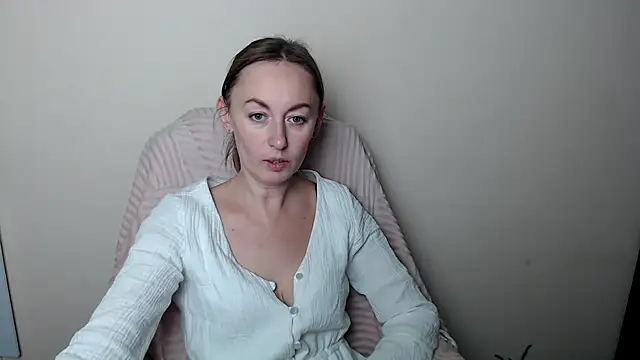 LiaSeass  online show from 7, 2, 2026