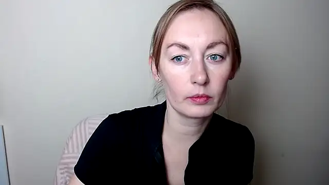 LiaSeass  online show from 7, 1, 2026