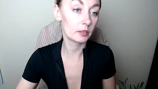 LiaSeass  online show from 13, 2, 2026