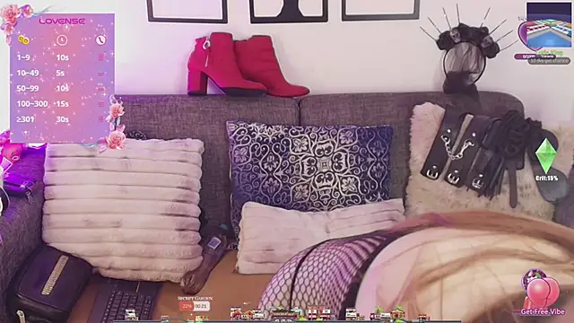 Snapshot of Laura_hotmilf chatting on 10, 6, 2026 Laura hotmilf online show from 10, 6, 2026