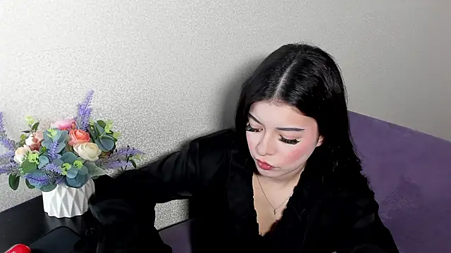Snapshot of LisaColee chatting on 3, 6, 2026 LisaColee online show from 3, 6, 2026