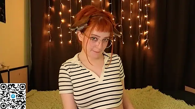 LittleFoxHole online show from 1, 2, 2026