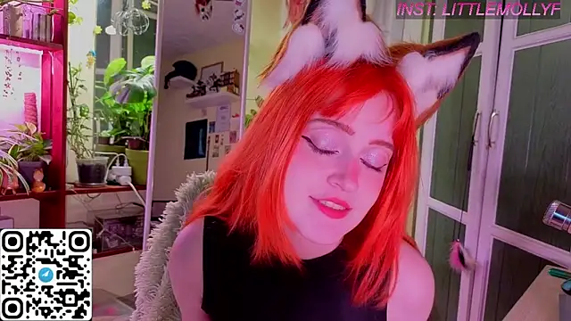 Snapshot of LittleFoxHole chatting on 1, 5, 2026 LittleFoxHole online show from 1, 5, 2026