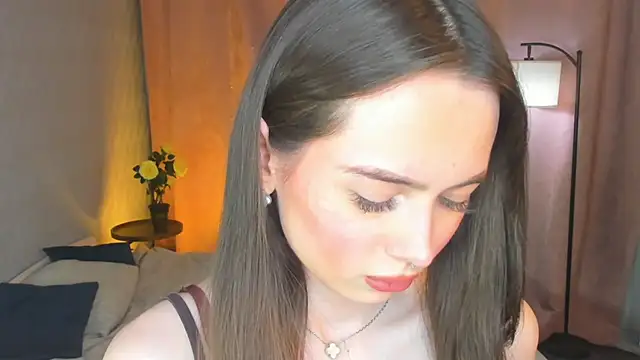 YvonneRobes online show from 30, 3, 2026