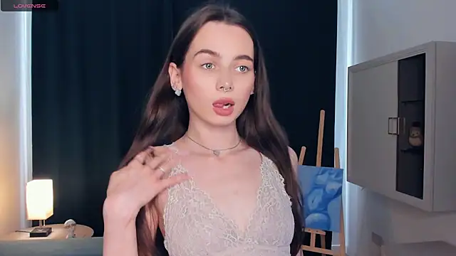 Snapshot of YvonneRobes chatting on 2, 7, 2026 YvonneRobes online show from 2, 7, 2026