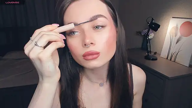 YvonneRobes online show from 12, 3, 2026