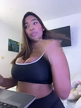 Snapshot of channelportman chatting on 18, 12, 2025 channelportman online show from 18, 12, 2025