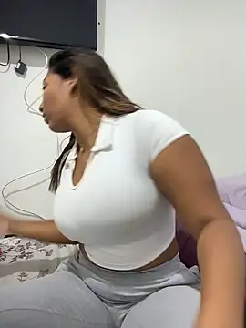 Snapshot of channelportman chatting on 8, 1, 2026 channelportman online show from 8, 1, 2026