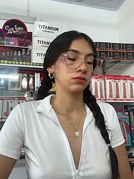 lunaluxury22 online show from 11, 2, 2026