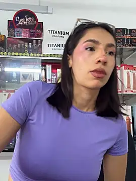 lunaluxury22 online show from 6, 3, 2026