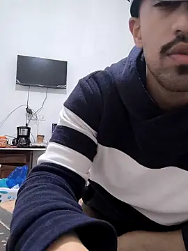 Snapshot of twinkarabboy chatting on 6, 4, 2026 twinkarabboy online show from 6, 4, 2026