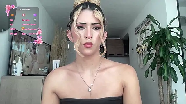 Snapshot of isa_fox_23 chatting on 27, 3, 2026 isa fox 23 online show from 27, 3, 2026